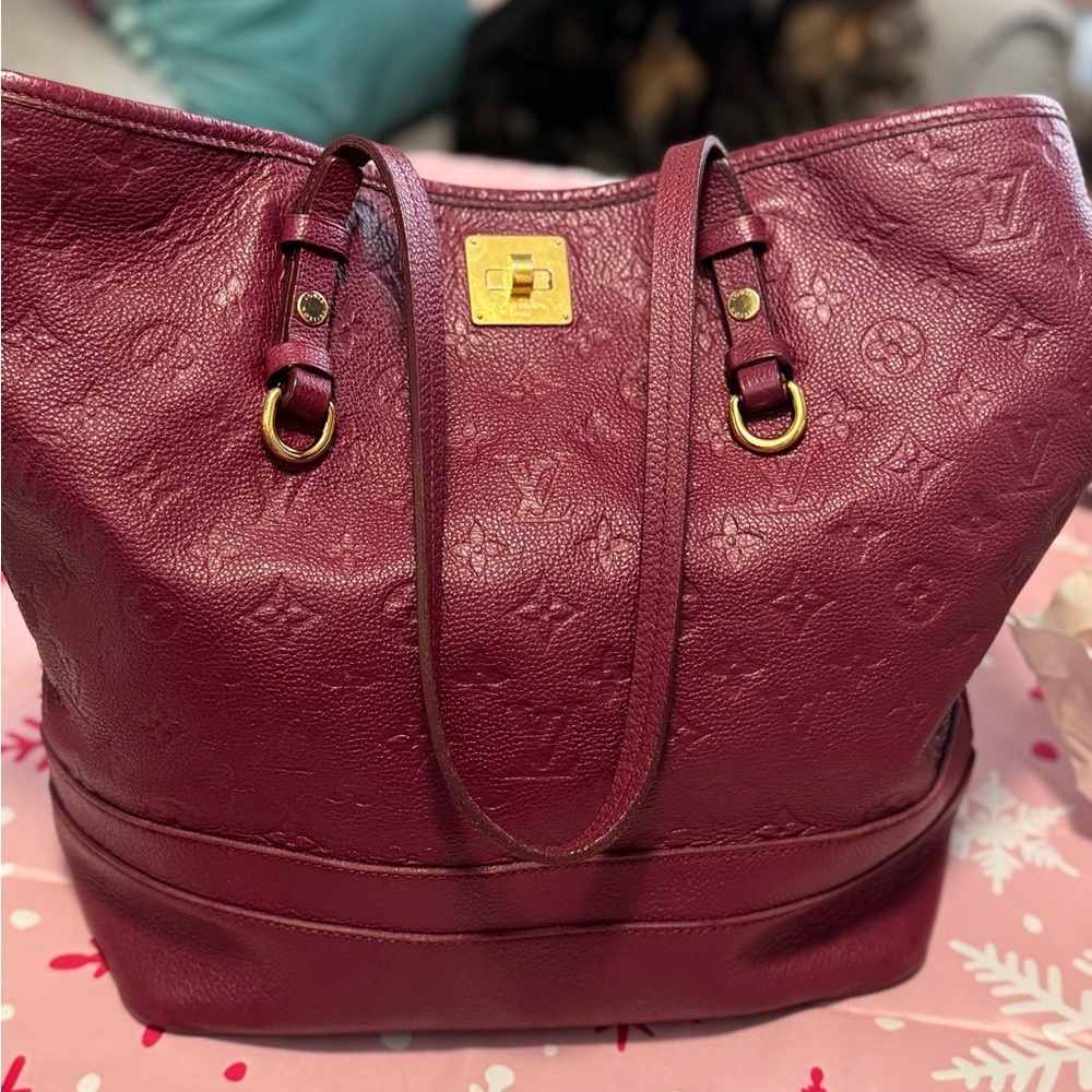 Louis Vuitton Tote